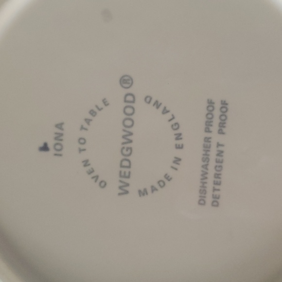 Collection of cups and a plate....all great pieces - Picture 3 of 6